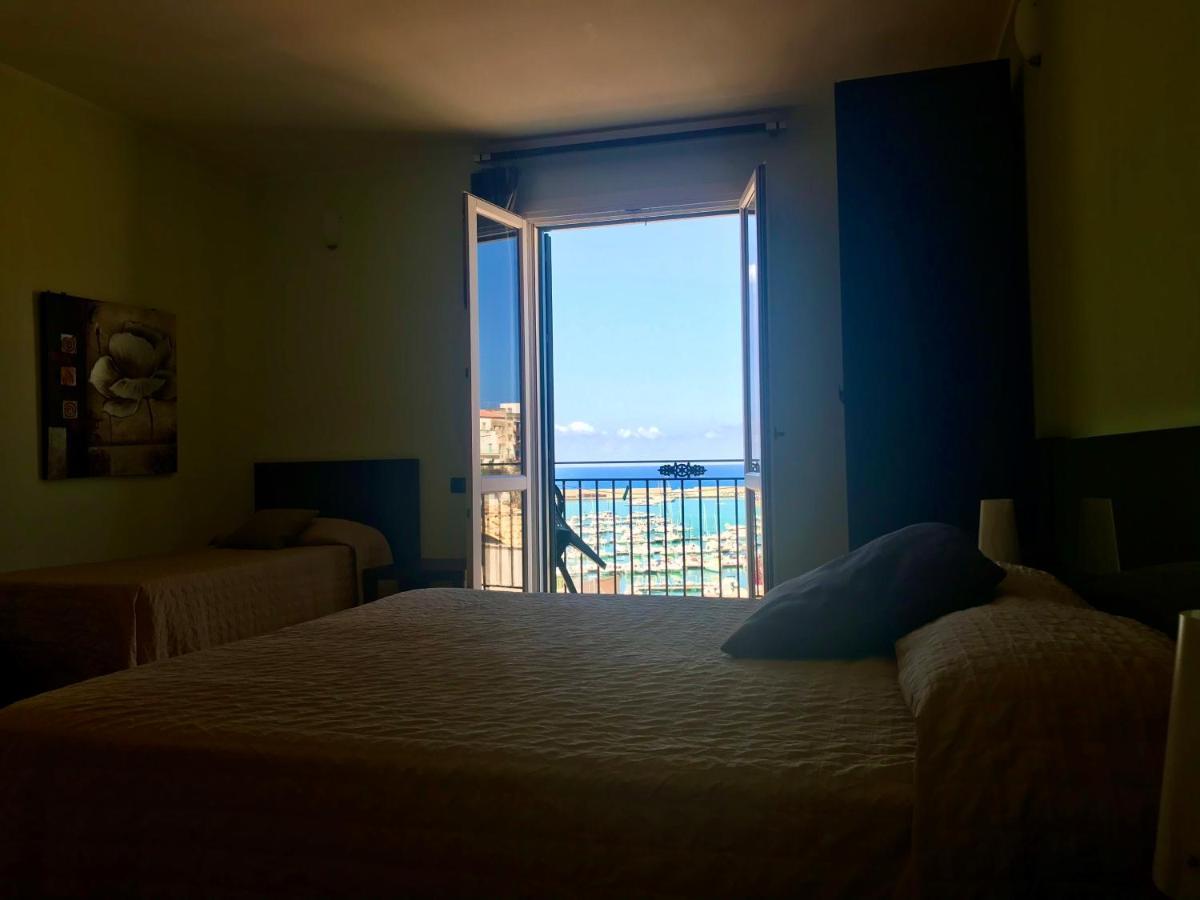 Castellammare Smart Rooms Castellammare del Golfo Buitenkant foto